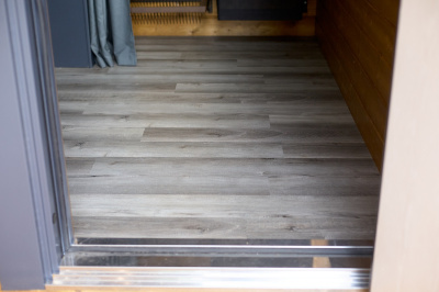 Кварцевый ламинат Home Expert Натуральный Дуб Горный ручей 1211/68W906